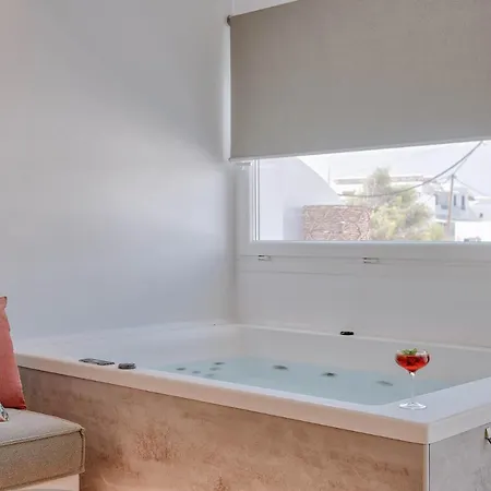 Nautica - Executive With Jacuzzi * Antiparos Town