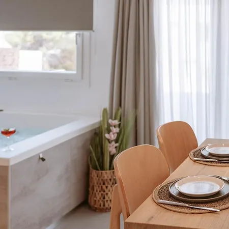 Nautica - Executive With Jacuzzi Appartement